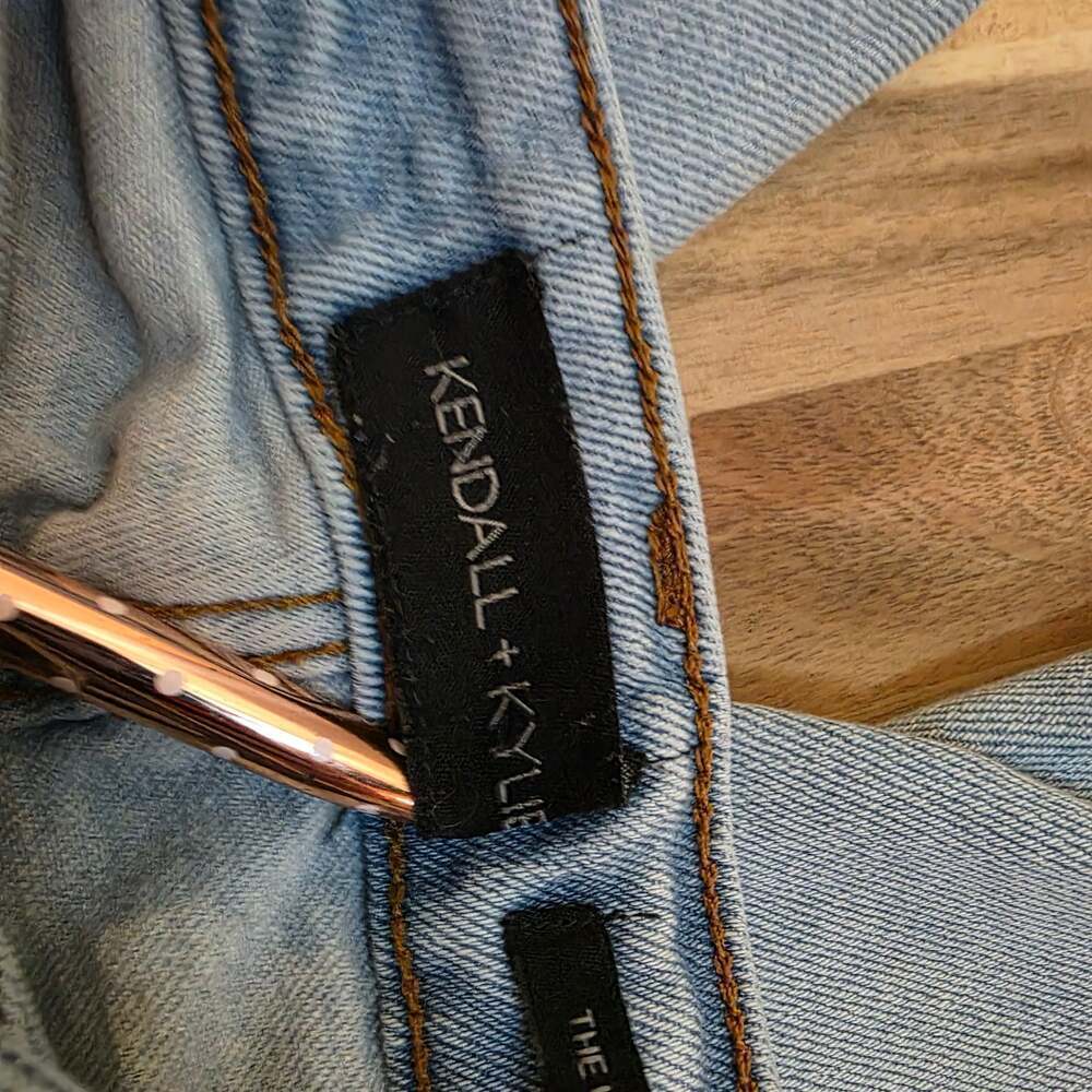 Kendall + Kylie The Ultra Babe Skinny Distressed Jeans Women's Size 13/31 - Picture 3 of 6